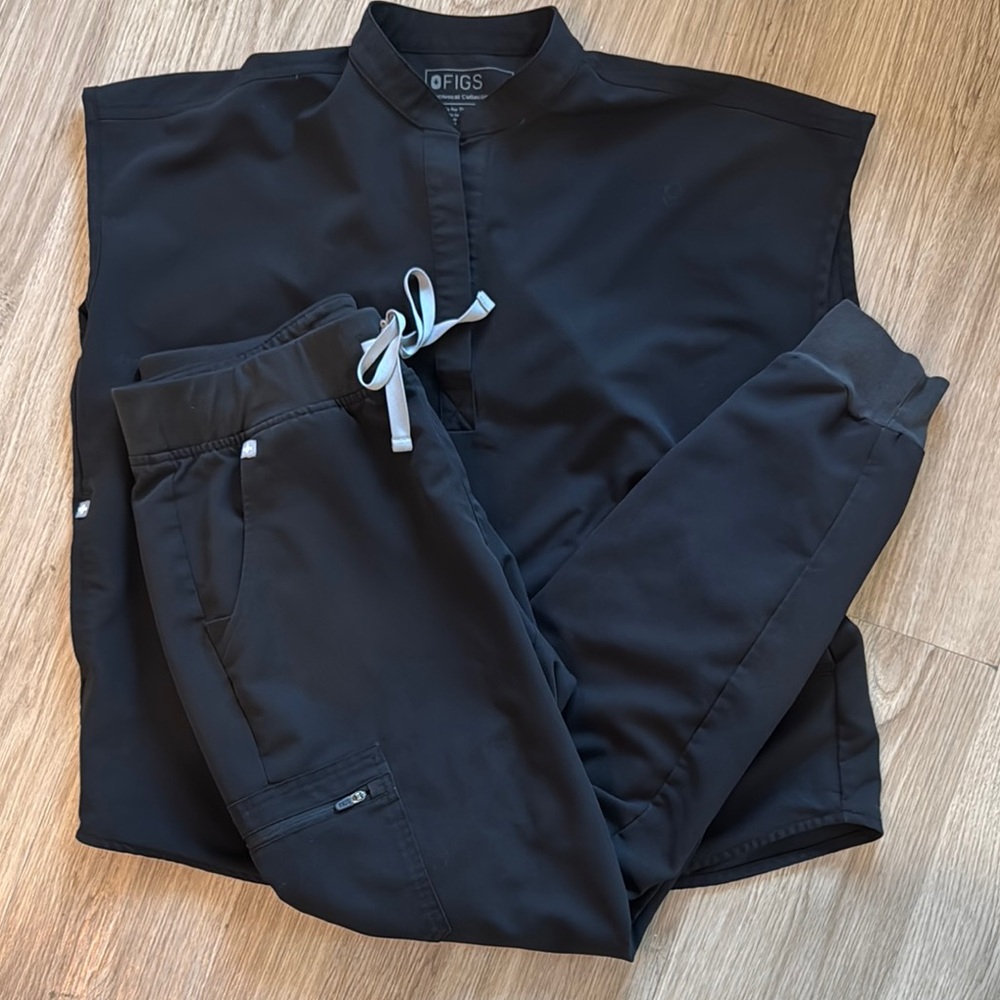 FIGS Black Medical Scrub Set - Top and Jogger Pants